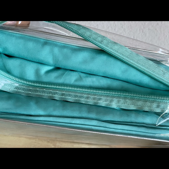 Queen size bed sheets set, New, deep pocket,4PCS,turquoise color - Picture 3 of 4